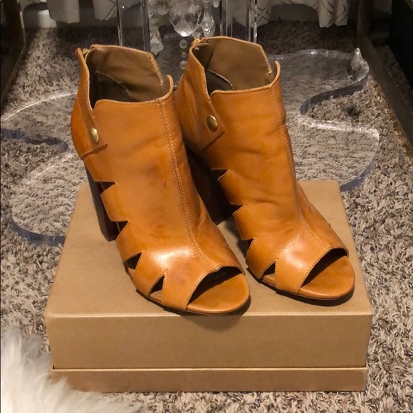 Kelsi Dagger Brooklyn Balldance Bootie sz 8.5 - Picture 2 of 8